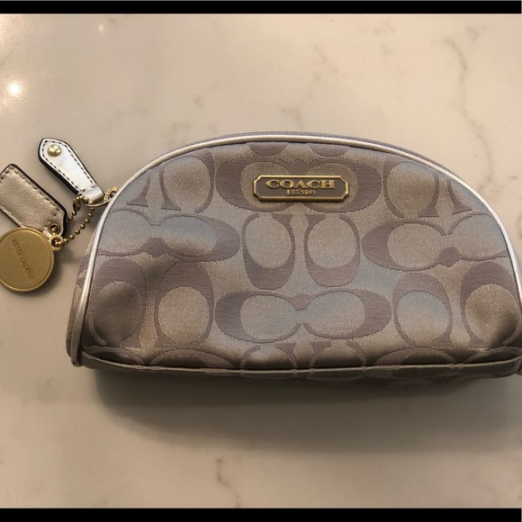COACH + Esteé Lauder makeup purse - Picture 2 of 6